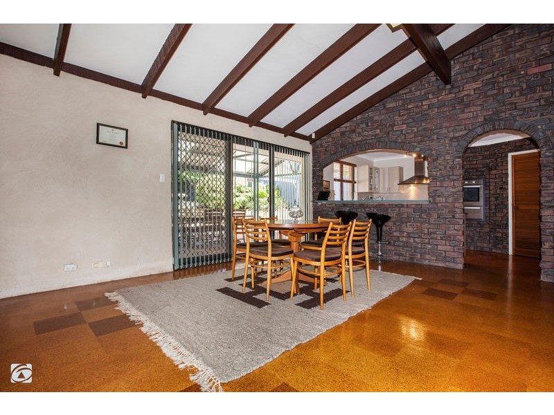 4 Dowell Place, Bibra Lake WA 6163