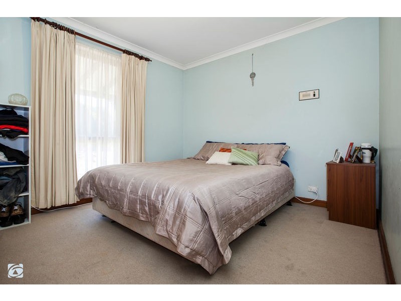 4 Dowell Place, Bibra Lake WA 6163