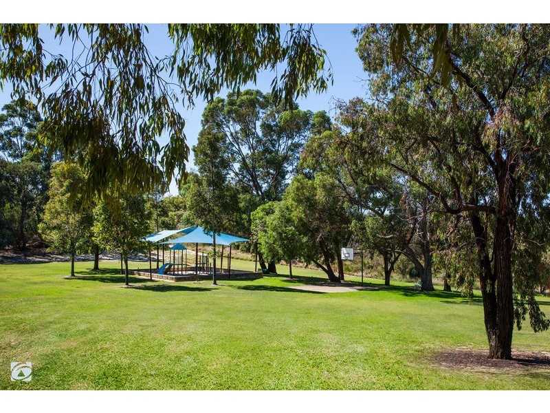 4 Dowell Place, Bibra Lake WA 6163