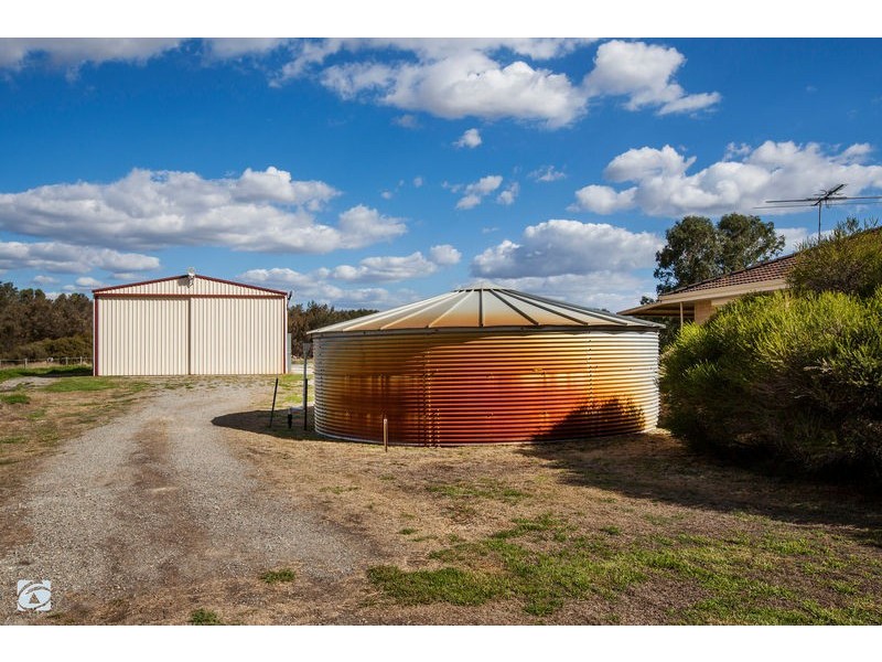 445 Abernethy Road, Oakford WA 6121