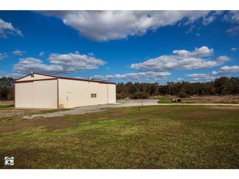 445 Abernethy Road, Oakford WA 6121