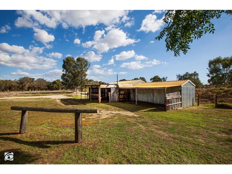 445 Abernethy Road, Oakford WA 6121
