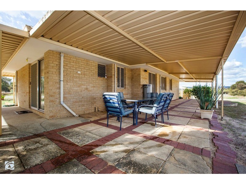 445 Abernethy Road, Oakford WA 6121