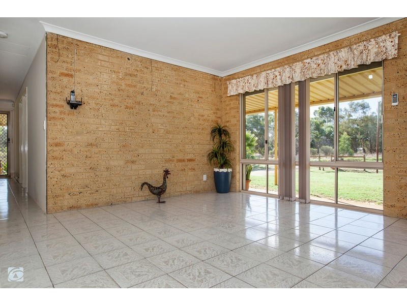 445 Abernethy Road, Oakford WA 6121