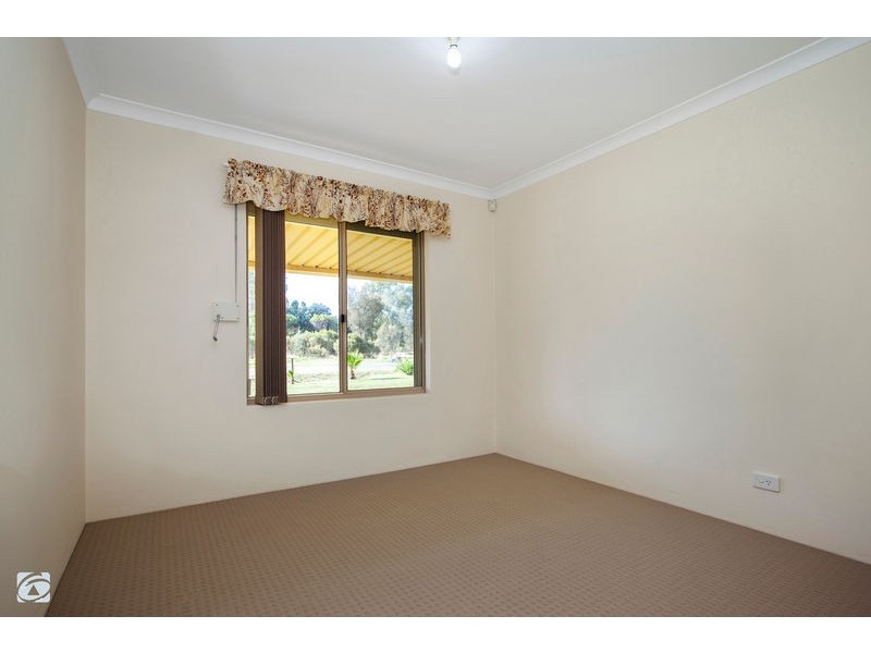 445 Abernethy Road, Oakford WA 6121