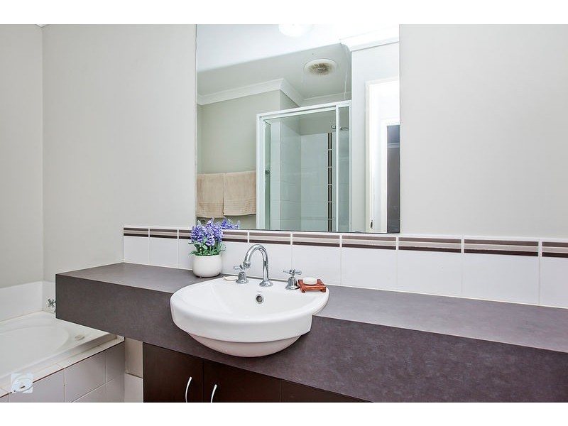 2/15 Peppermint Gardens, Aubin Grove WA 6164