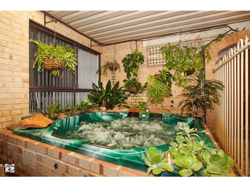 15 St Claire Gardens, Atwell WA 6164