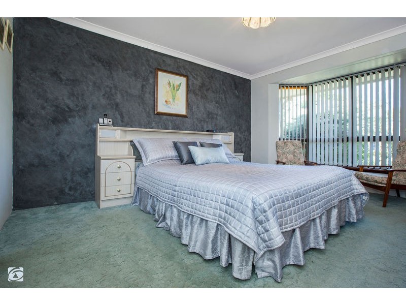 15 St Claire Gardens, Atwell WA 6164