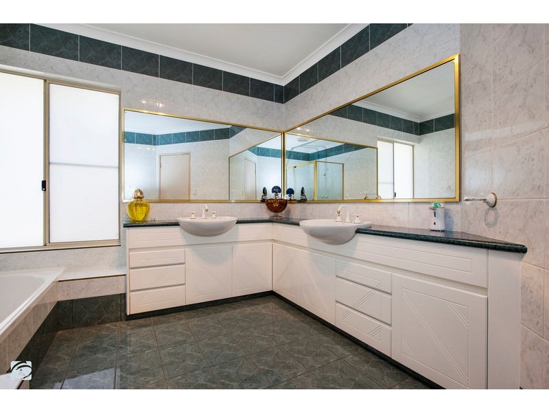 15 Huntington Road, Coogee WA 6166