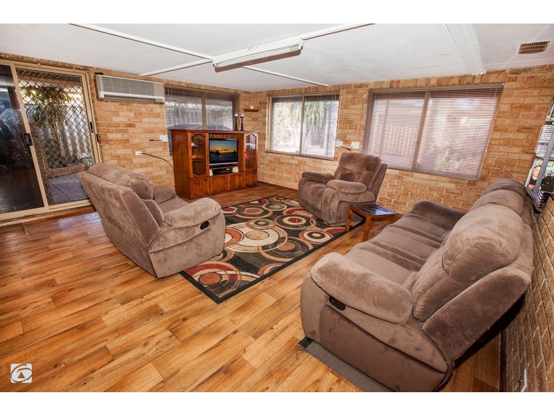 33 Berrigan Drive, South Lake WA 6164