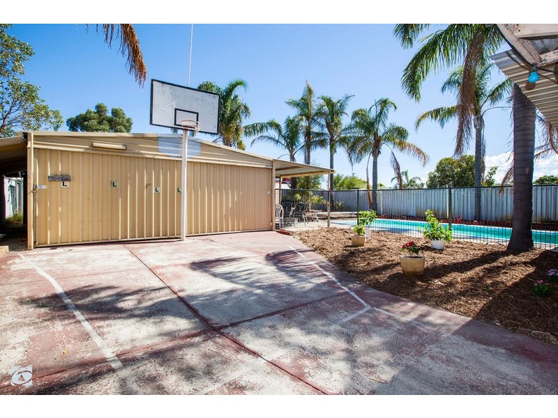 33 Berrigan Drive, South Lake WA 6164