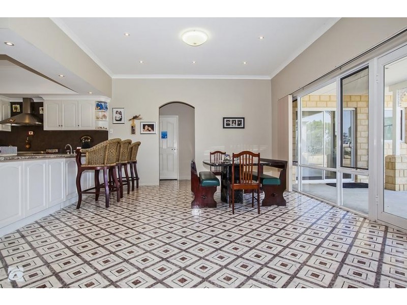 84 The Horseshoe, Wandi WA 6167