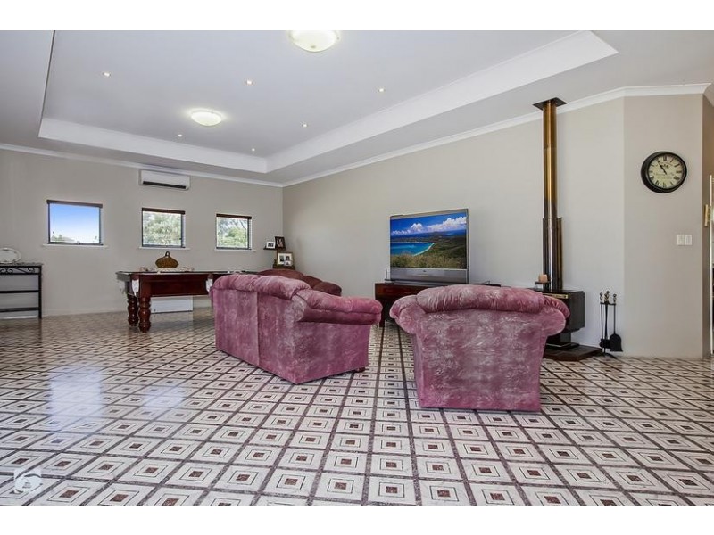 84 The Horseshoe, Wandi WA 6167
