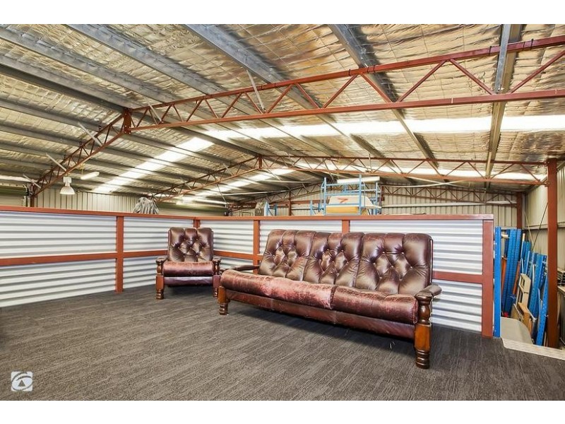 84 The Horseshoe, Wandi WA 6167