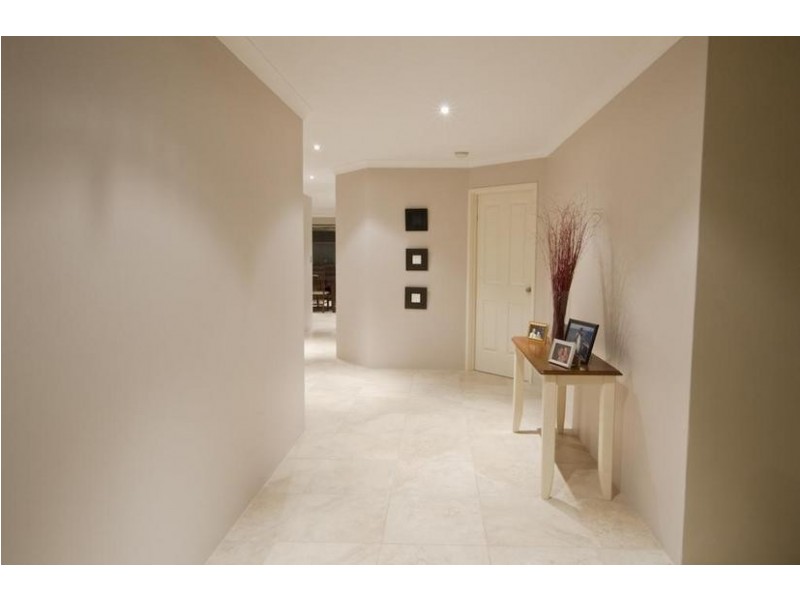 7 Tarwhine Close, South Lake WA 6164