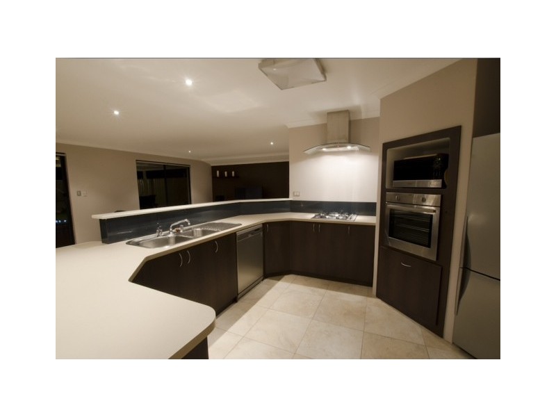 7 Tarwhine Close, South Lake WA 6164