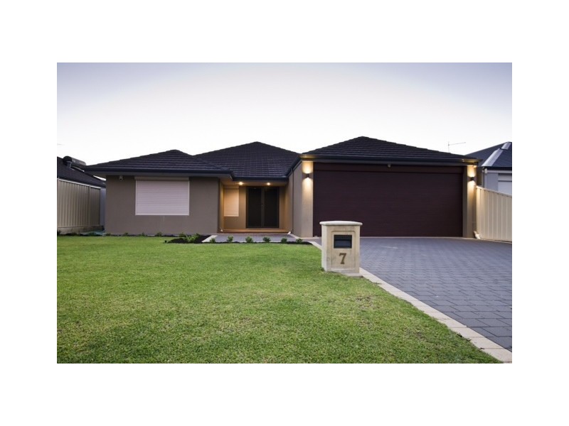 7 Tarwhine Close, South Lake WA 6164