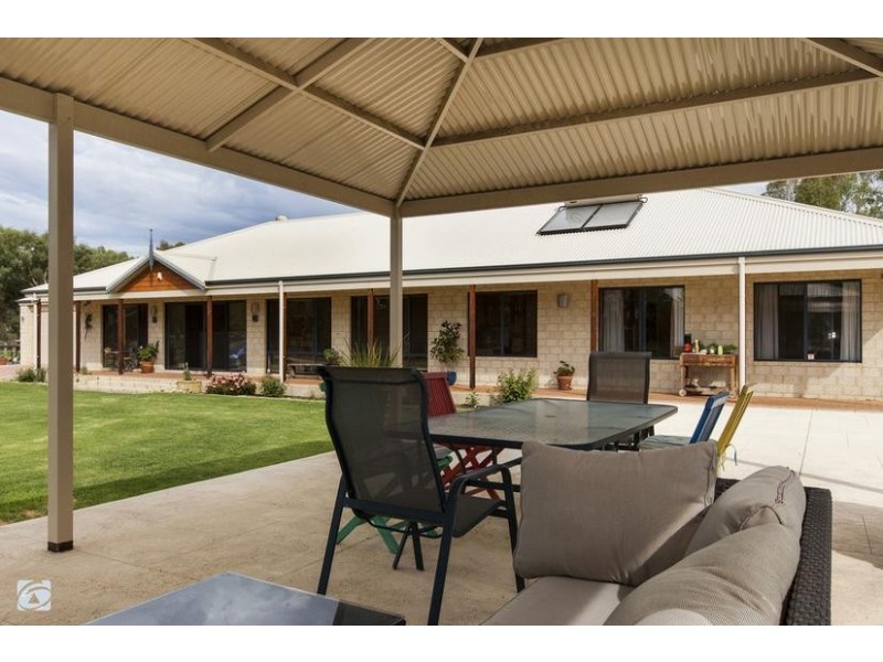 6 Ditton Road, Oakford WA 6121