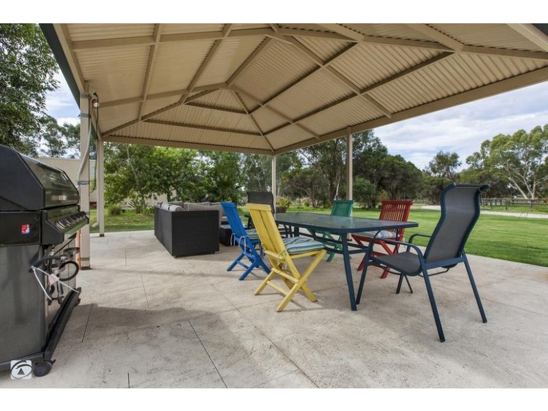 6 Ditton Road, Oakford WA 6121