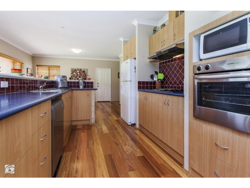 6 Ditton Road, Oakford WA 6121