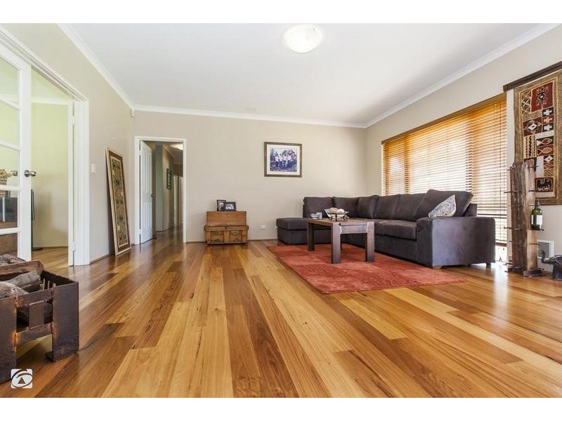 6 Ditton Road, Oakford WA 6121