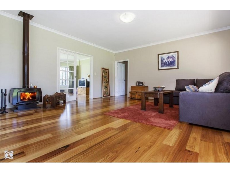 6 Ditton Road, Oakford WA 6121