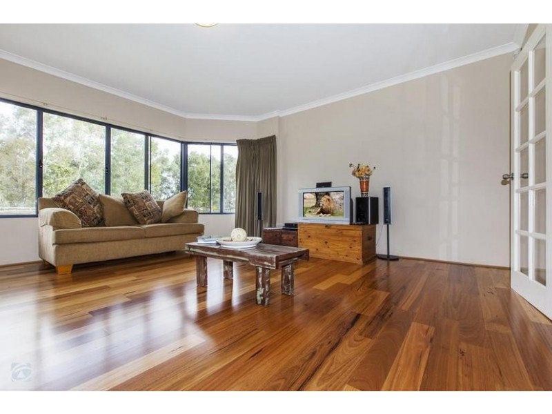 6 Ditton Road, Oakford WA 6121