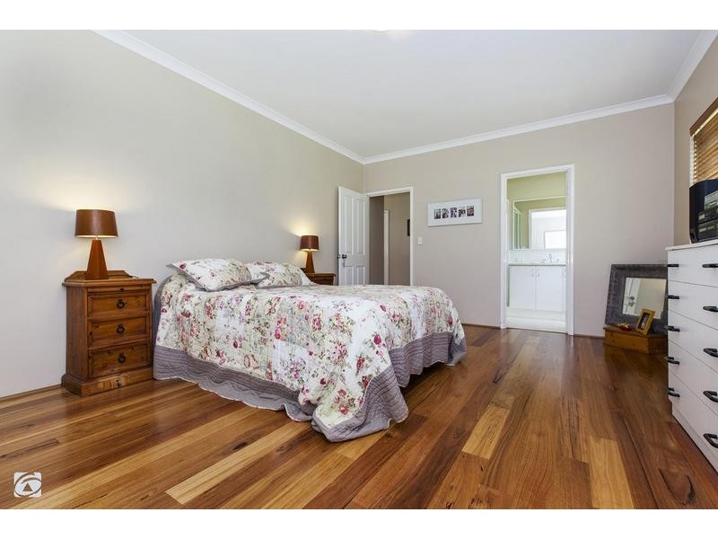 6 Ditton Road, Oakford WA 6121