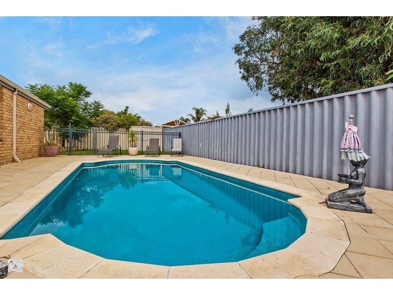 13 Woolmore Cross, Atwell WA 6164