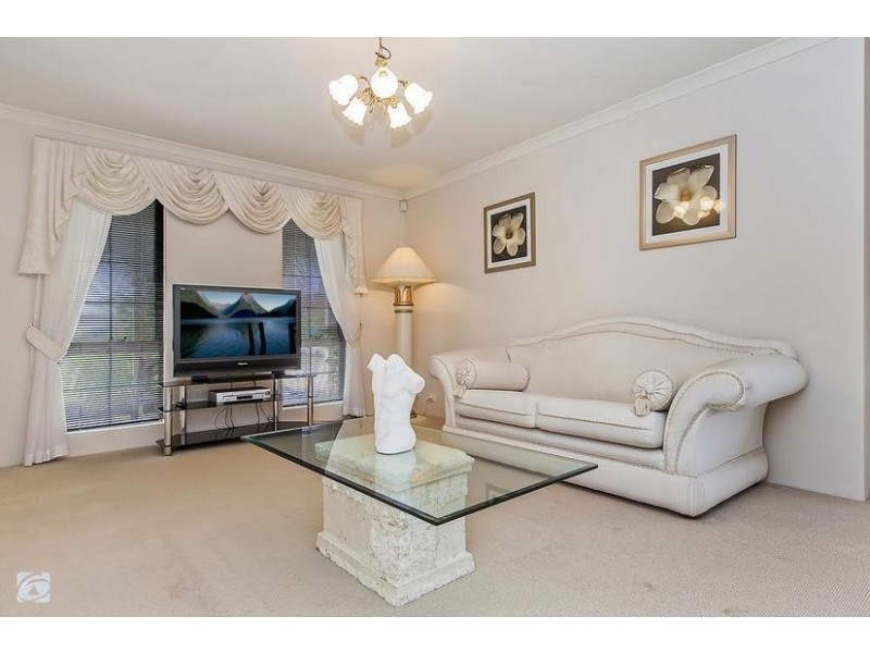 13 Woolmore Cross, Atwell WA 6164