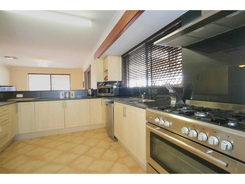 23 Limbee Glade, Huntingdale WA 6110