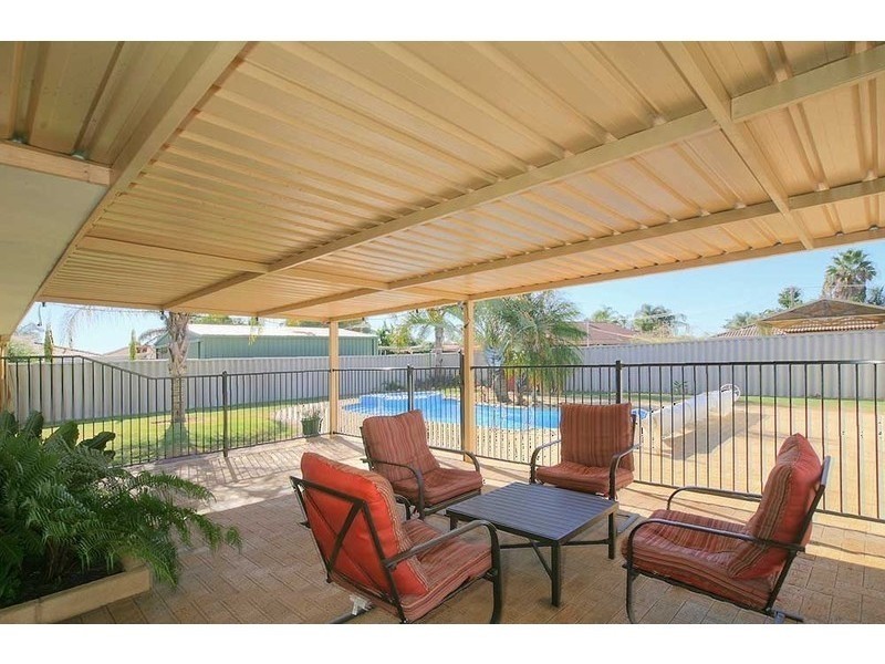 23 Limbee Glade, Huntingdale WA 6110