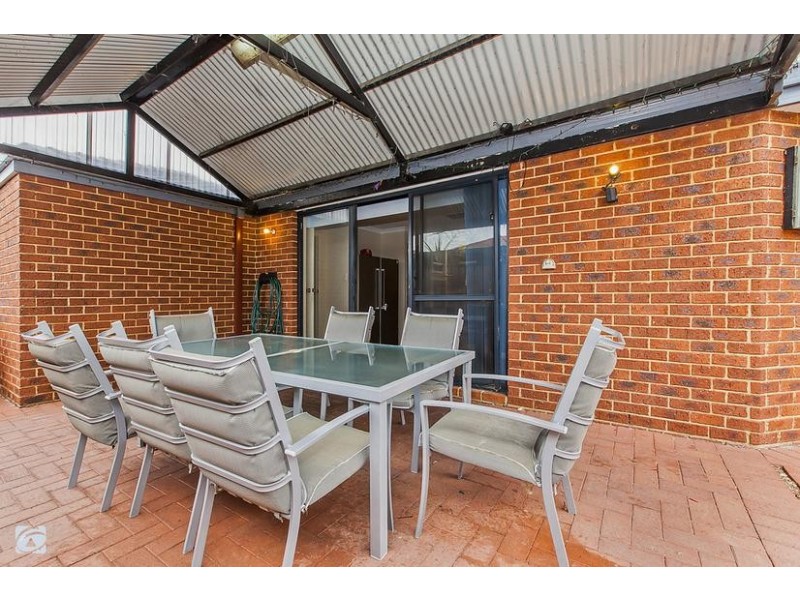 16 Sciano Avenue, Success WA 6164