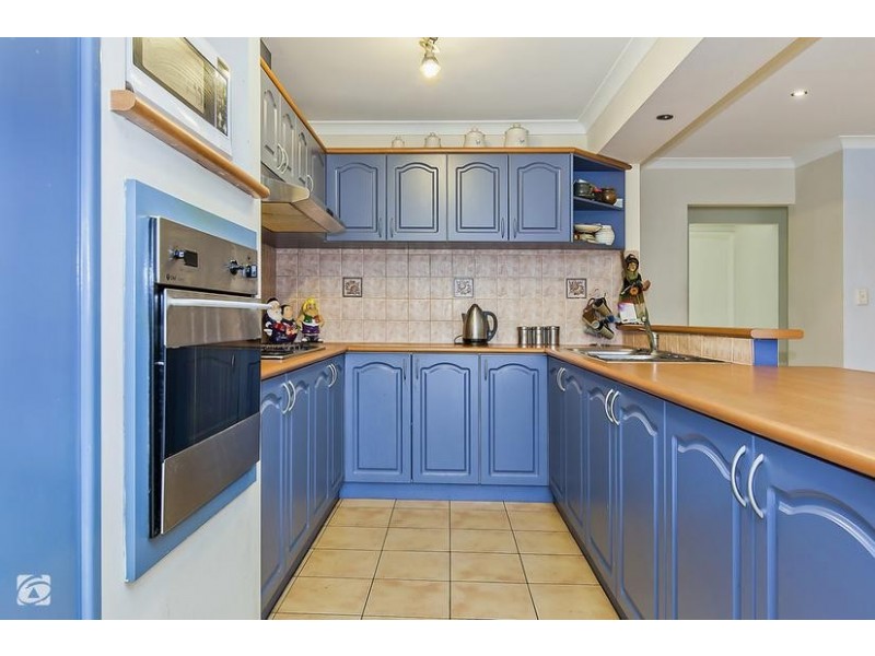 16 Sciano Avenue, Success WA 6164