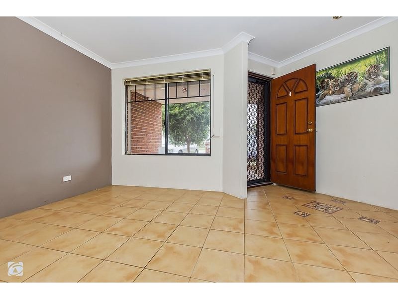 16 Sciano Avenue, Success WA 6164