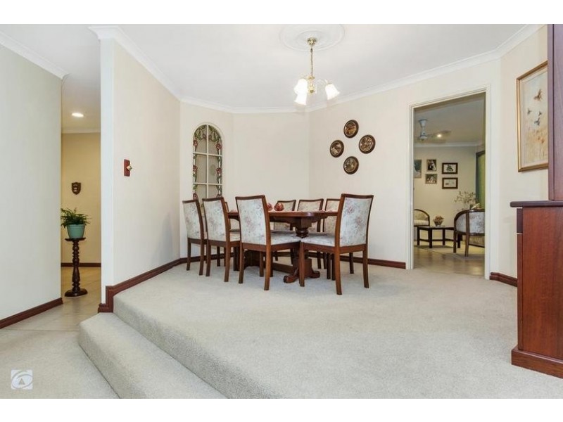 35 McKivett Cres, Leeming WA 6149