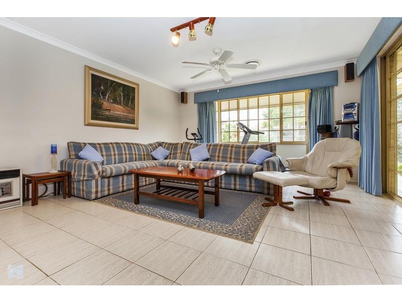 35 McKivett Cres, Leeming WA 6149