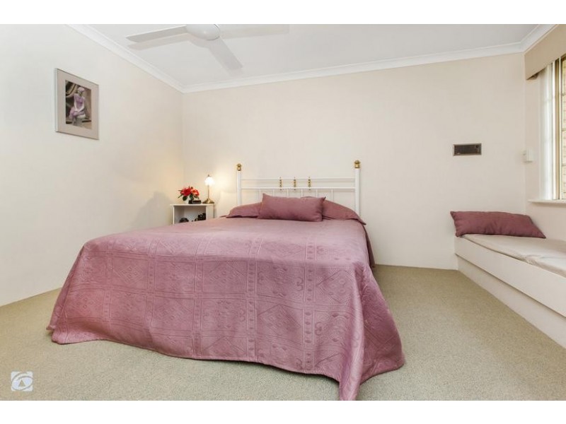 35 McKivett Cres, Leeming WA 6149