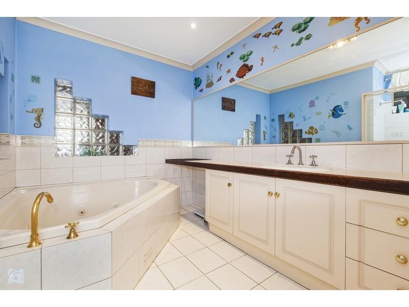2 Ploughshare Place, South Lake WA 6164