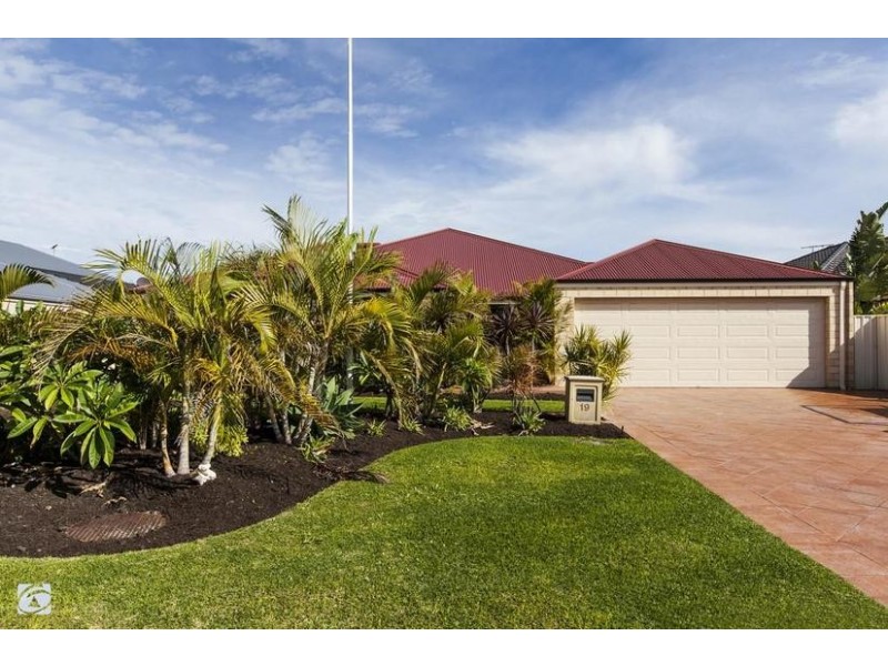 19 Swallowtail Avenue, Success WA 6164