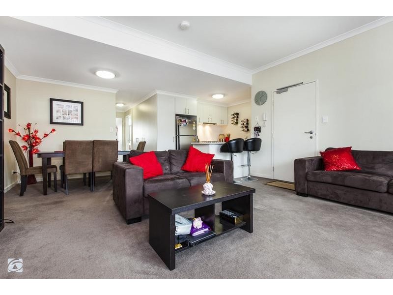 8/30 Malata Crescent, Success WA 6164