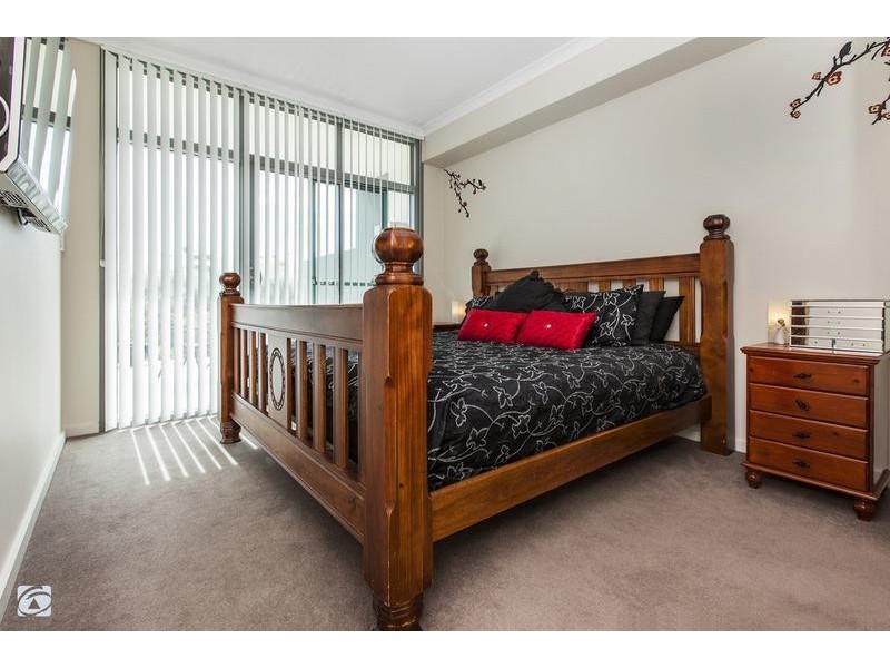 8/30 Malata Crescent, Success WA 6164