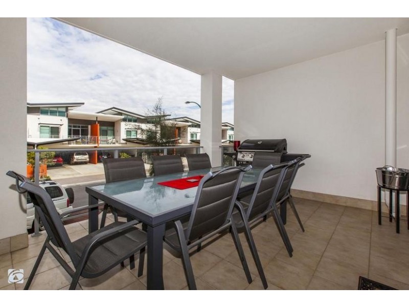 8/30 Malata Crescent, Success WA 6164