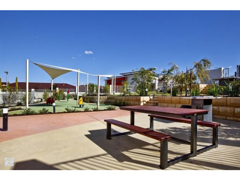 8/30 Malata Crescent, Success WA 6164