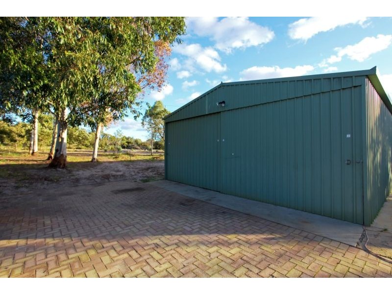 498 Rowley Road, Oakford WA 6121