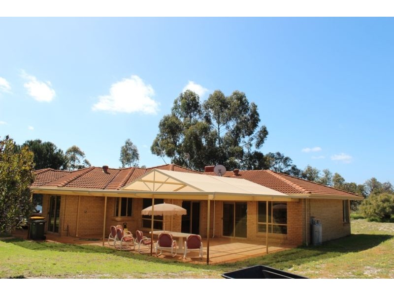 498 Rowley Road, Oakford WA 6121