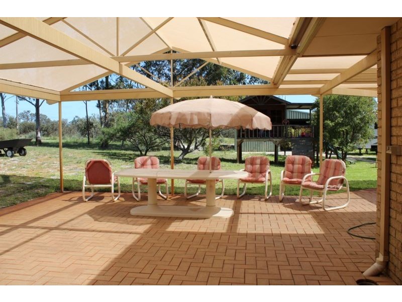 498 Rowley Road, Oakford WA 6121