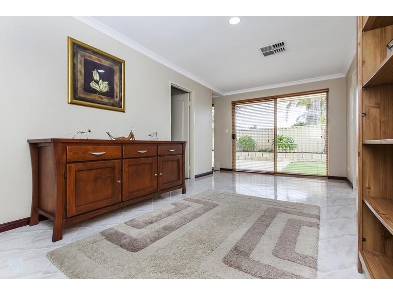 15 Jenkin Mews, Atwell WA 6164