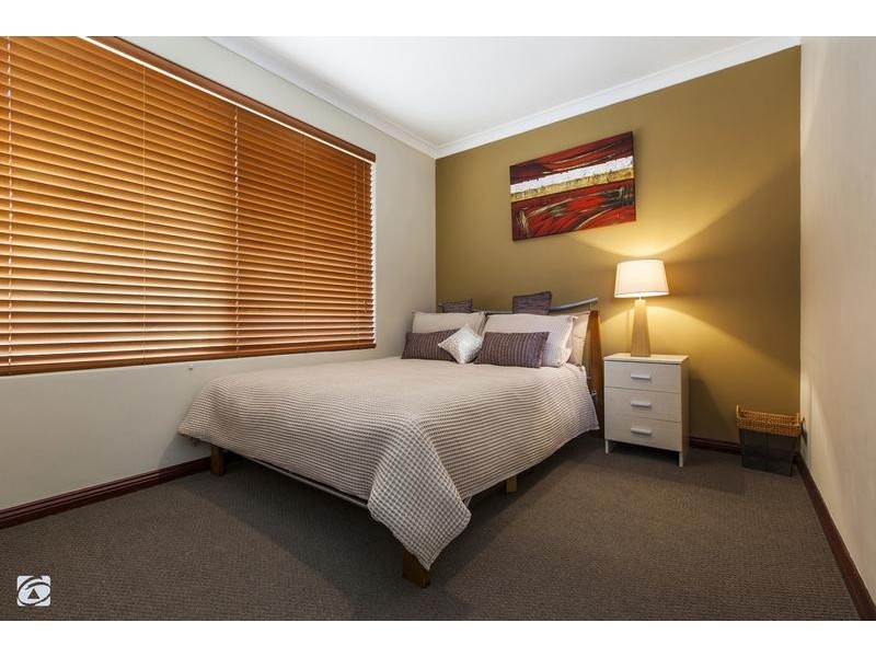 15 Jenkin Mews, Atwell WA 6164