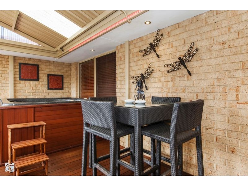 15 Jenkin Mews, Atwell WA 6164